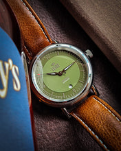 Load image into Gallery viewer, The James - Highland Green
