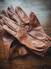 Load image into Gallery viewer, Driving Gloves by Inchbury
